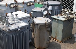 トランス(変圧器)